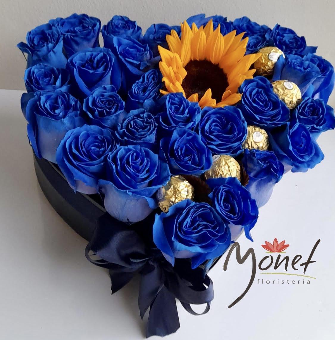 Corazón de rosas azules