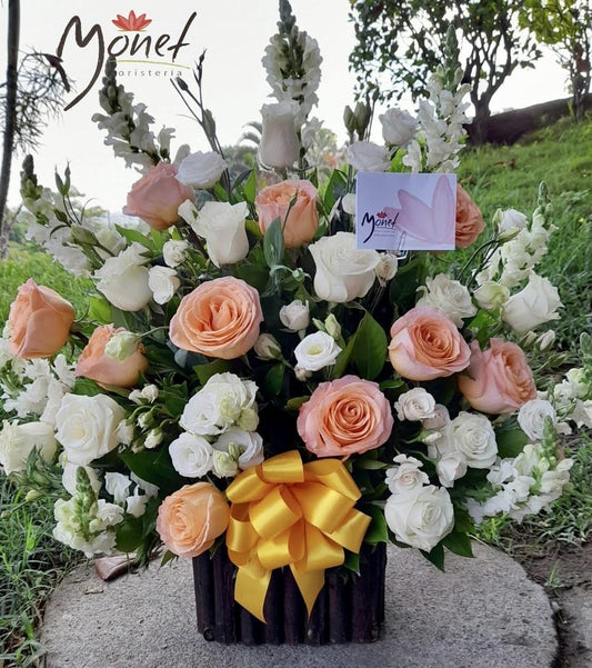 Arreglo con Rosas Pastel