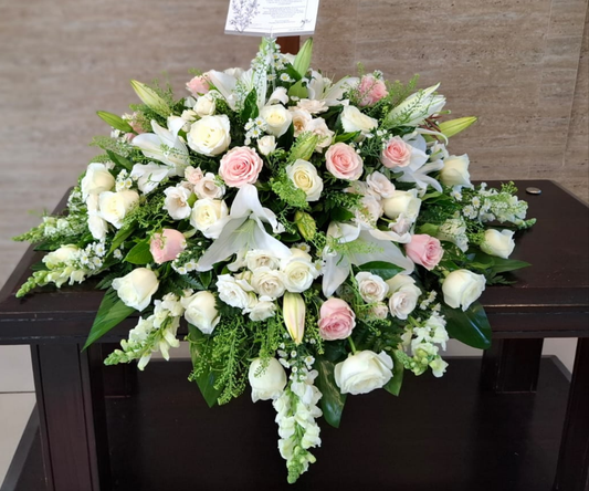 Palma de rosas con lirios